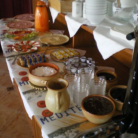 Mediterrán Panzió Acomodação com café da manhã Harkány Exterior foto