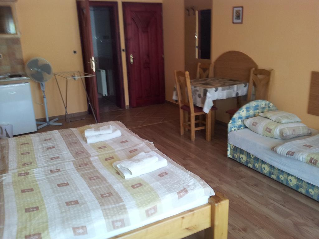 Mediterrán Panzió Acomodação com café da manhã Harkány Quarto foto