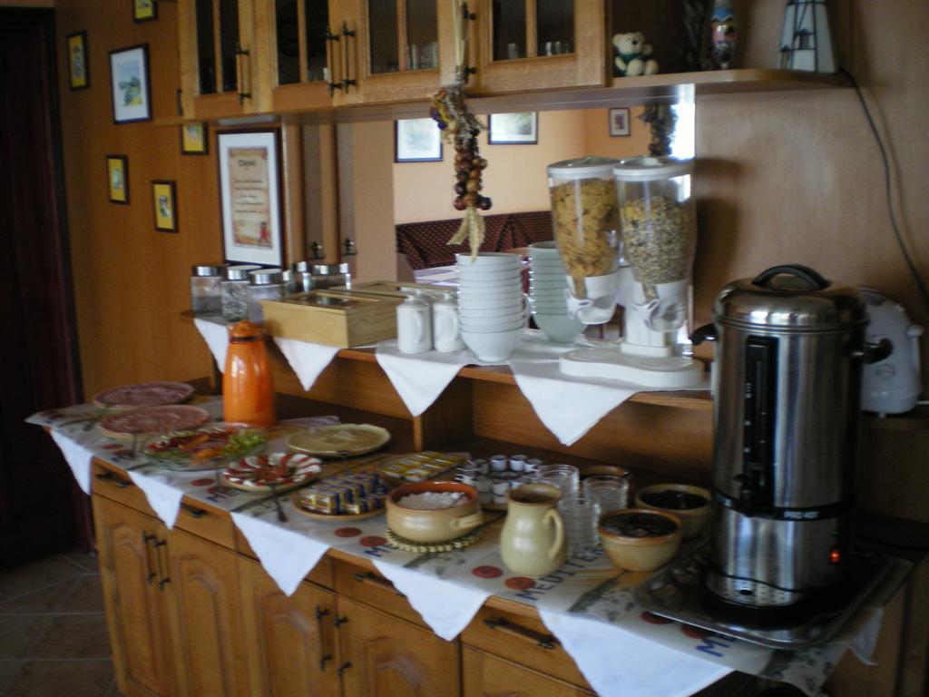 Mediterrán Panzió Acomodação com café da manhã Harkány Exterior foto